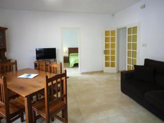 Apartamento renovado, céntrico y luminoso a 100m de la playa del Puerto, Llançà - ES-228-37 - Llança - 2
