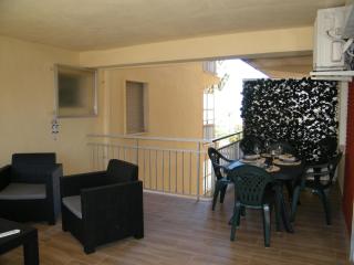Playa de Gandía, apartamento renovado en primera línea con terraza, aire acondicionado y parking - ES-314-22 - 6