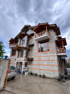 The Highgrove House, Manali - 9