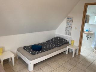 CUXSchwärmer - Große Ferienwohnung für Familien und Freunde, bis 6 Personen, mit WLAN und privatem Parkplatz, 3 Schlafzimmern, 2 Bädern, nah am Nordseestrand und Wernerwald - 2