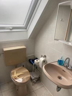 CUXSchwärmer - Große Ferienwohnung für Familien und Freunde, bis 6 Personen, mit WLAN und privatem Parkplatz, 3 Schlafzimmern, 2 Bädern, nah am Nordseestrand und Wernerwald - 1