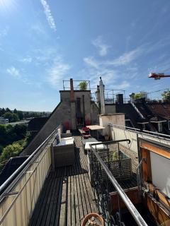 Rustic lakeside gem with rooftop looking to Zurich see - 7