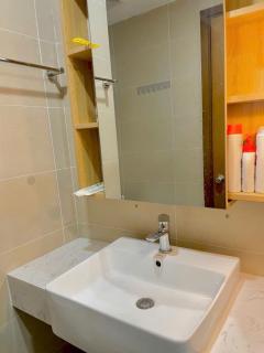 Galaxy Apt 2bed Green Pearl BN - 3