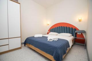 1BR Apt with Modern Comfort & Balcony - by Wehost - 0
