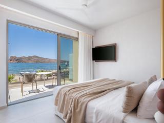 Vergina Beach Hotel - Agia Marina - 0