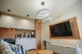 Modern Luxury Apartment & Parking - 7