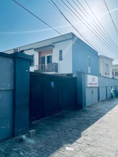 Bytup Luxury Home 2bedroom serviced apartment 24hrs electricity free parking and fast wifi - Lekki - 3