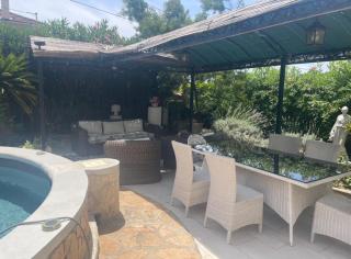 Très Bel Appartement de 120m2 Spacieux et lumineux dans villa avec piscine - Antibes - 1