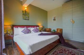 SaffronStays Edelweiss Estate Amore-studio with kitchenette-Nanda Devi & Trishul views-bonfire & candlelight setups - 4