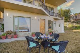 SaffronStays Edelweiss Estate Amore-studio with kitchenette-Nanda Devi & Trishul views-bonfire & candlelight setups - 6