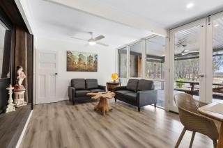 Spacious Barossa Retreat with Balcony Views - Tanunda - 5