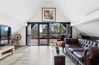 Spacious Barossa Retreat with Balcony Views - Tanunda - 2