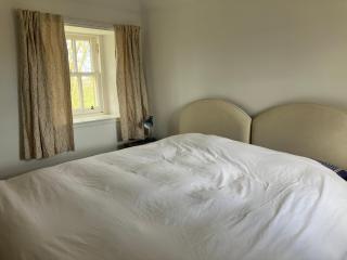 Berryhill West Wing- 3 bedroom - Self Catering - Sleeps 4 - Dogs Welcome - Off-road Parking - Suit Contractors - Peterhead 1 mile - Newly Refurbished - Open plan kitchen -living - dining - 2 bathroom - Shed - Yard -Drying Room available - 6