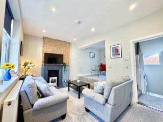 Chic Ryde Base - 2 Min Stroll to award winning - Beach Quick hop to Gunwharf or Southsea - Fast Wifi - Ryde - 7