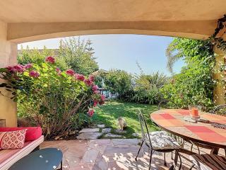 Petit coin de paradis, vue panoramique mer &montagne, piscine privée... - 1