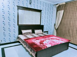 Black berry Guest House - Islamabad - 6