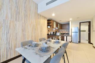 1br Apt Near Metro Jlt Pool Gym Fast Wi-fi - Dubai - 3