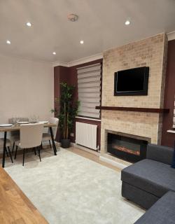 Bright, stylish & cosy 2-Bed Flat in Canning town - Londres - 1