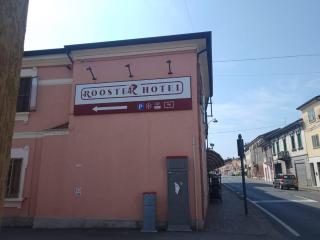 Rooster Hotel - 9