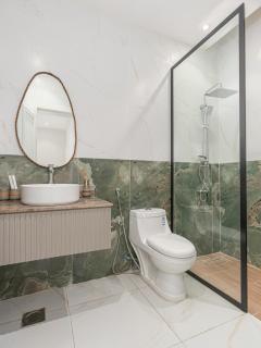 Three BR Spacious & Luxurious Flat in AlQirawan - 8