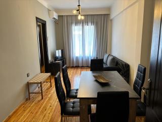 5 Deluxe and Easyliving apartment, 3 rooms , full extra up to 9 people plus baby , ideal midle city area - Salonicco - 0