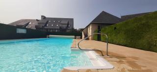 Family T2 with pool and garden in Touques - 0