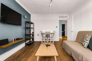 Contemporary Central Apartment - 3