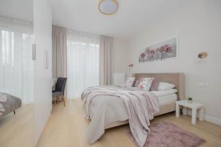 Jagiellońska Spacious Apartament with Parking and Air Conditioning by Renters Prestige - Warsaw - 0