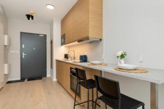 Bright Studios near Motława River in Gdańsk by Noclegi Renters - Gdańsk - 4
