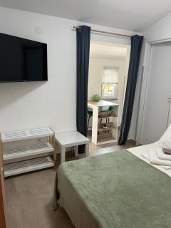 Apartment Studio Rosi 2, Peaceful Stay in Pula, Free Parking - 9