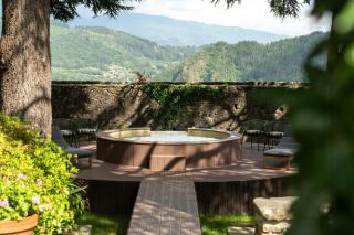 Historic Castle Overlooking Garfagnana Valley - 9
