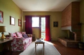 Frank Lloyd Wright-Inspired Villa In Tuscany - 1