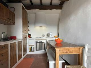Historic Farmhouse In The Umbrian Hills - 7