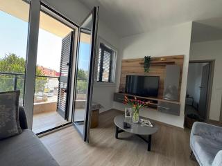 Irena's City Center Apartment - Himarë - 4