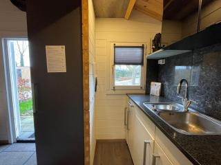 Knus houten Tiny House bij water & natuur VP030 - 6