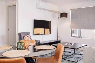 Fly In Relax and Explore 2BR Near Perth Airport - 9