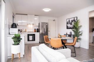 Fly In Relax and Explore 2BR Near Perth Airport - 4