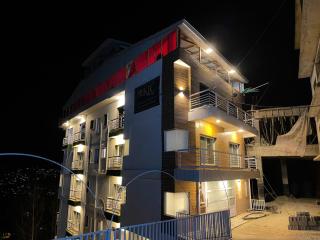 Kamboh La Cloud Hotel and Apartments - Murree - 5