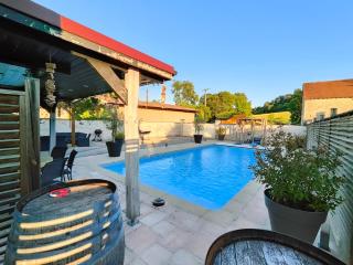 Au Vendangeoir Gîte de groupe piscine - 0