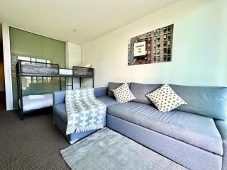 Modern 1BR West Melbourne Gateway - 0