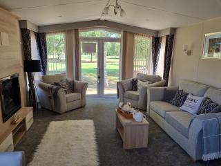 Golfing & Family Breaks in Luxury Lodge - 6