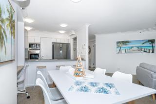 Broadbeach Victoria Square 1 Bedroom - 3