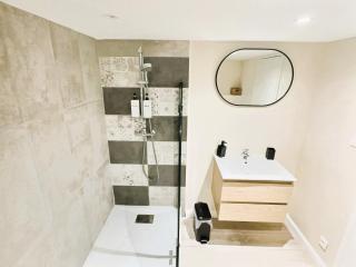 Studio cosy refait à neuf - proche aéroport et tram - 2