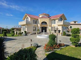 AH Resort - - 3