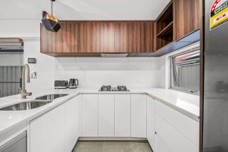 Scarborough Escape, New 2Br Suite, 13G - 5