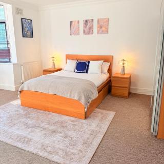 Modern 3-Bedroom Retreat Just Steps from Wembley Stadium - 8