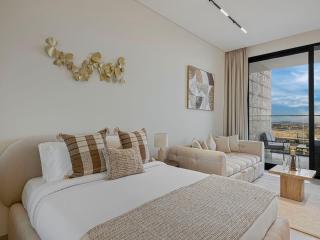 Daniels Studio with Private Jacuzzi & Canal View - 8