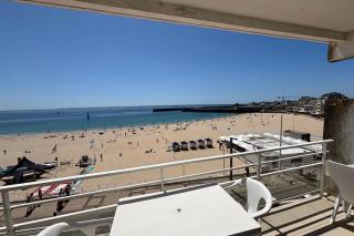 Apartment facing the large beach - 0