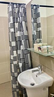 Grand View Tower Queen Bed Modern Condo - Manila - 8