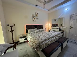 Luxurious 5 Bedroom Mansion Upper Portion Near Gerry Visa Park Road Islamabad - 6